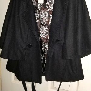 Steve Madden wool/acrylic capelet with belt